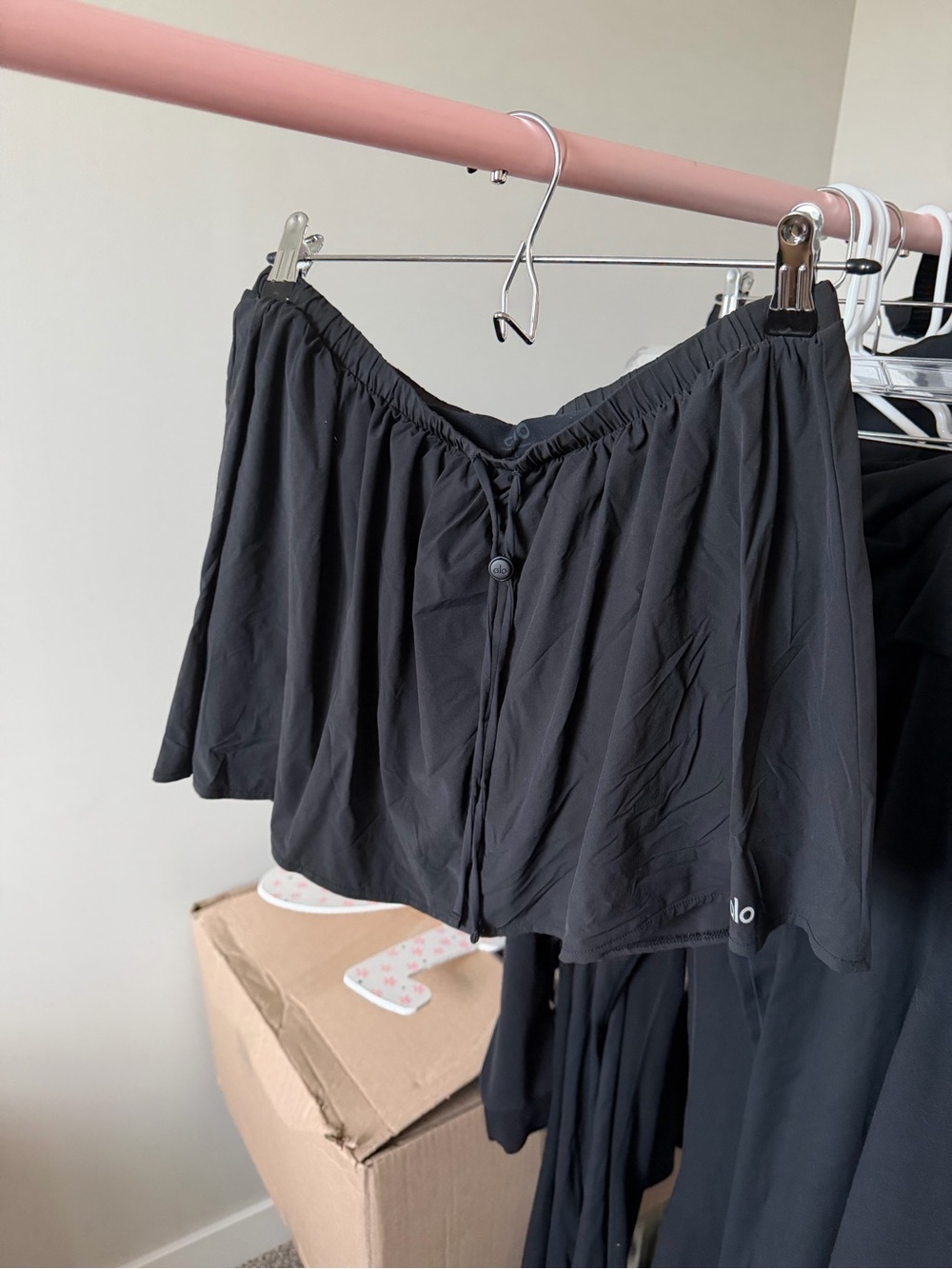 ALO breezy skirt